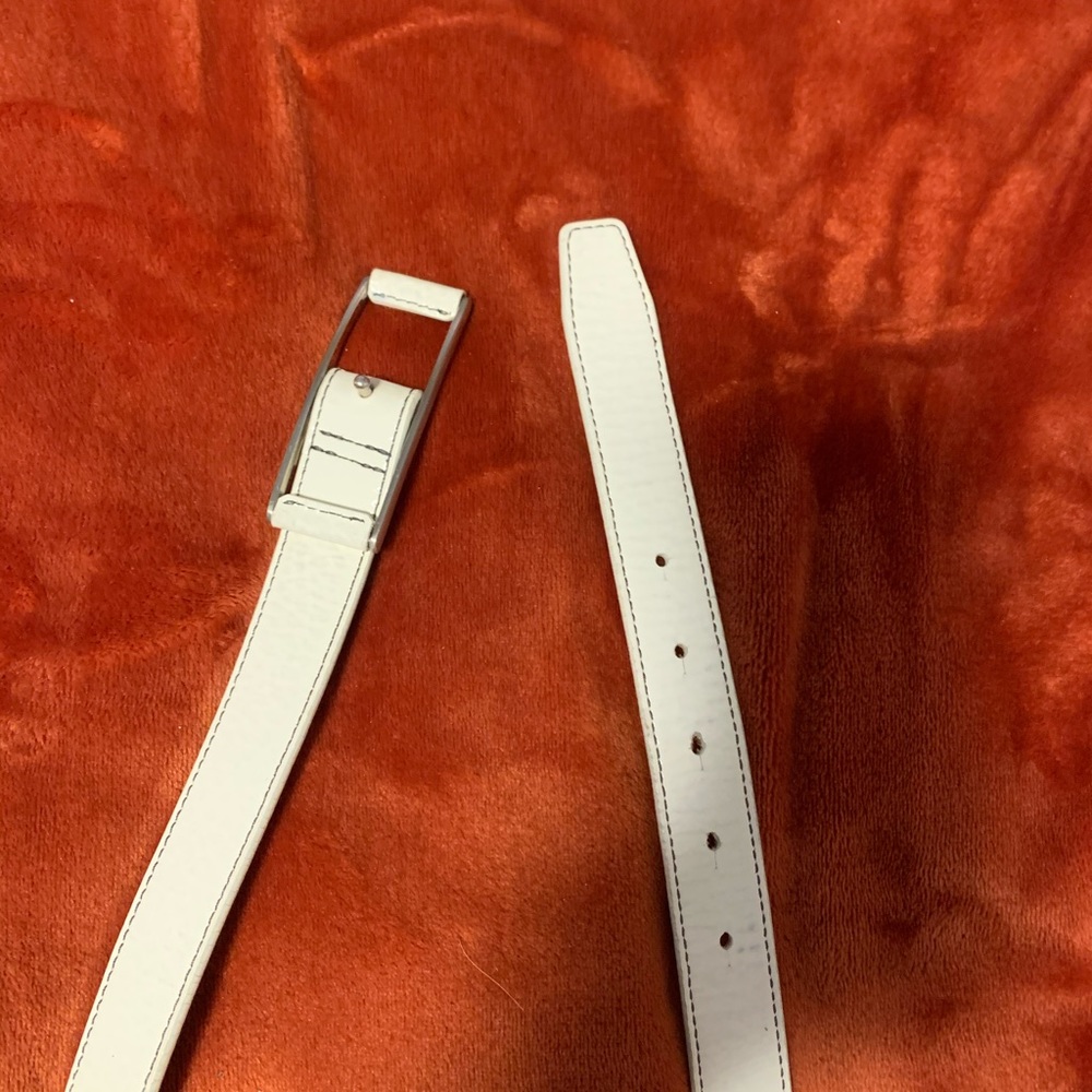 VINTAGE WHITE LEATHER BELT
